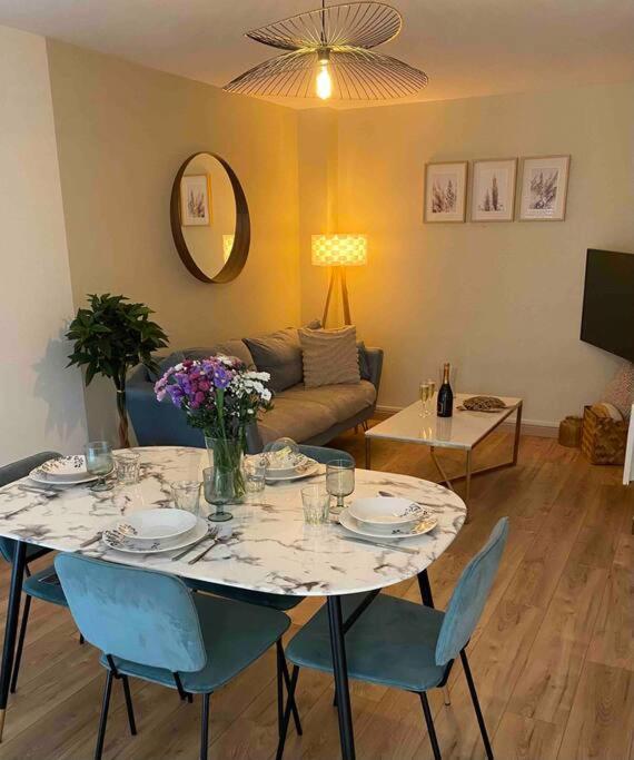 Les Rives De L'Indre. Parking Gratuit. Lit 160Cm Apartment Chateauroux Exterior photo